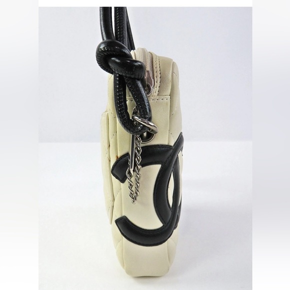 CHANEL Black and Cream Crossbody Bag - Picture 6 of 15